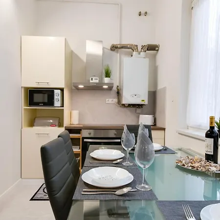 Διαμέρισμα Light Design Close To Park&bath Βουδαπέστη