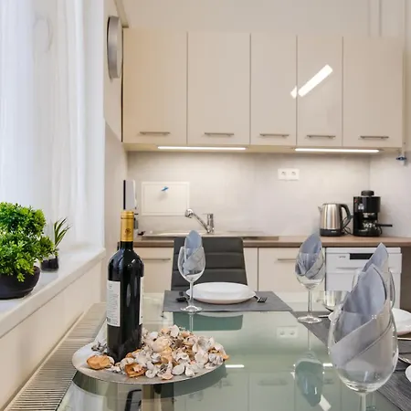 Light Design Close To Park&bath Διαμέρισμα *